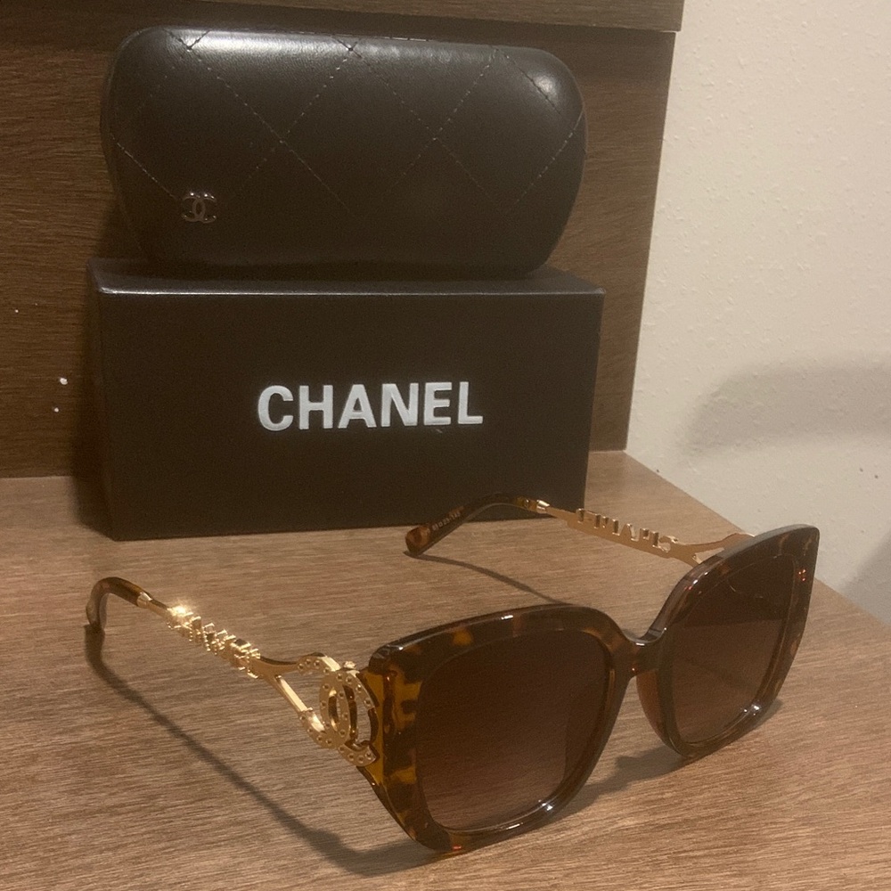 CHANEL Brown and Gold Sunglasses